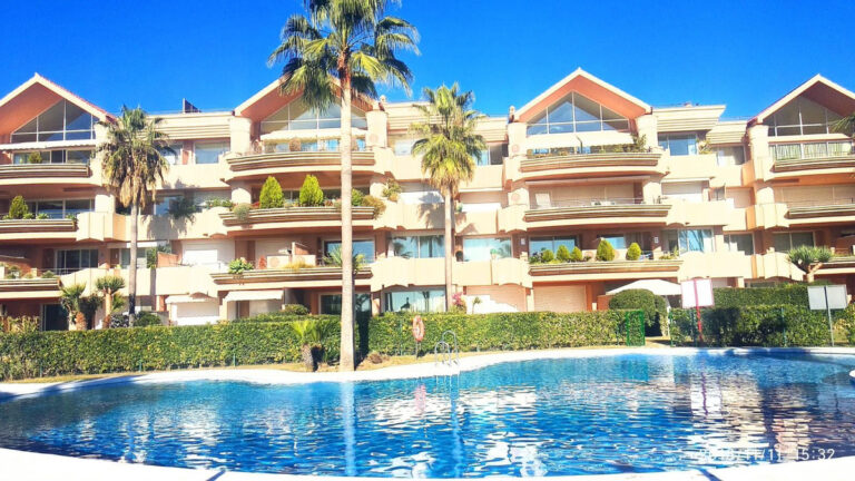 R3850372 | Middle Floor Apartment in Marbella – € 510,000 – 2 beds, 2 baths