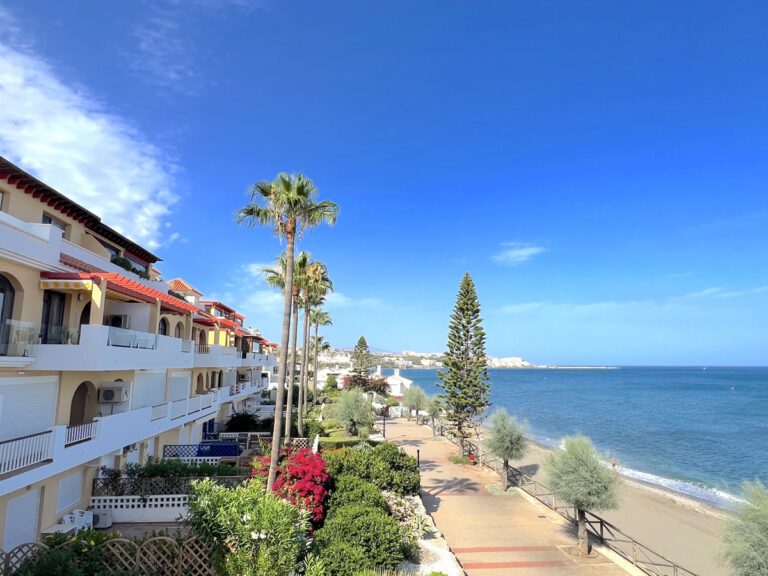 R4308295 | Ground Floor Apartment in Estepona – € 520,000 – 3 beds, 2 baths