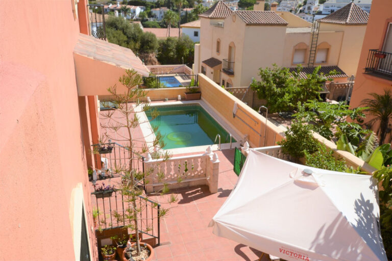 R4149340 | Townhouse in Marbella – € 535,000 – 4 beds, 3 baths