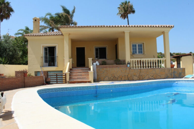 R2975870 | Detached Villa in Estepona – € 549,000 – 3 beds, 2 baths