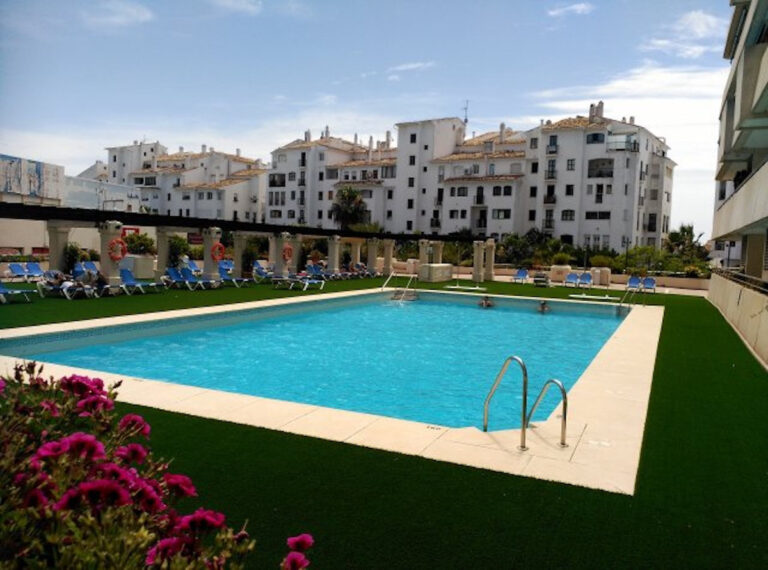 R2214236 | Middle Floor Apartment in Puerto Banús – € 552,000 – 2 beds, 2 baths