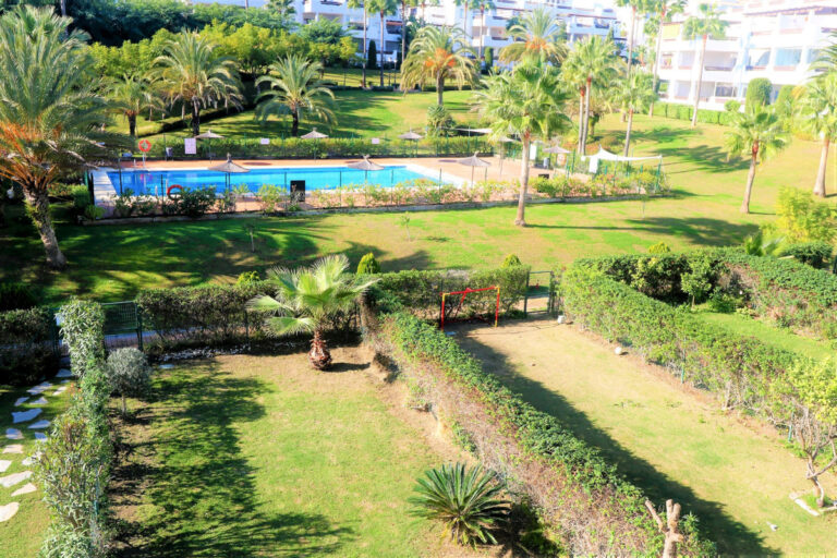 R3762556 | Townhouse in Estepona – € 580,000 – 3 beds, 3 baths