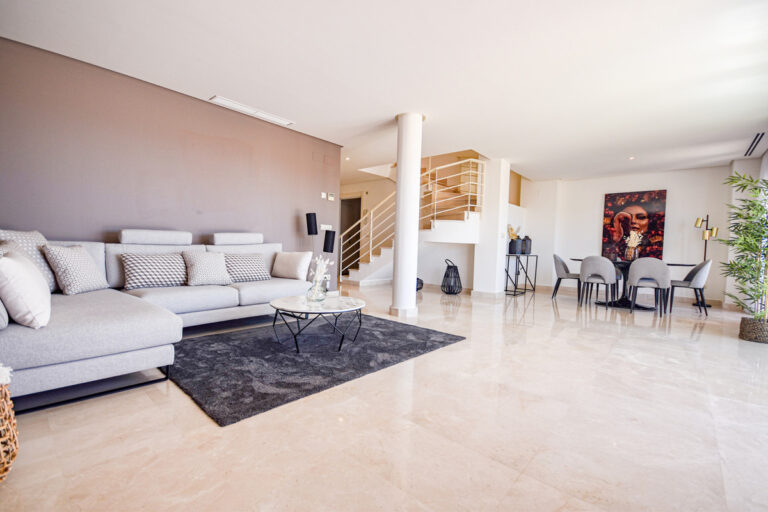 R4212823 | Penthouse in Nueva Andalucía – € 595,000 – 2 beds, 3.5 baths