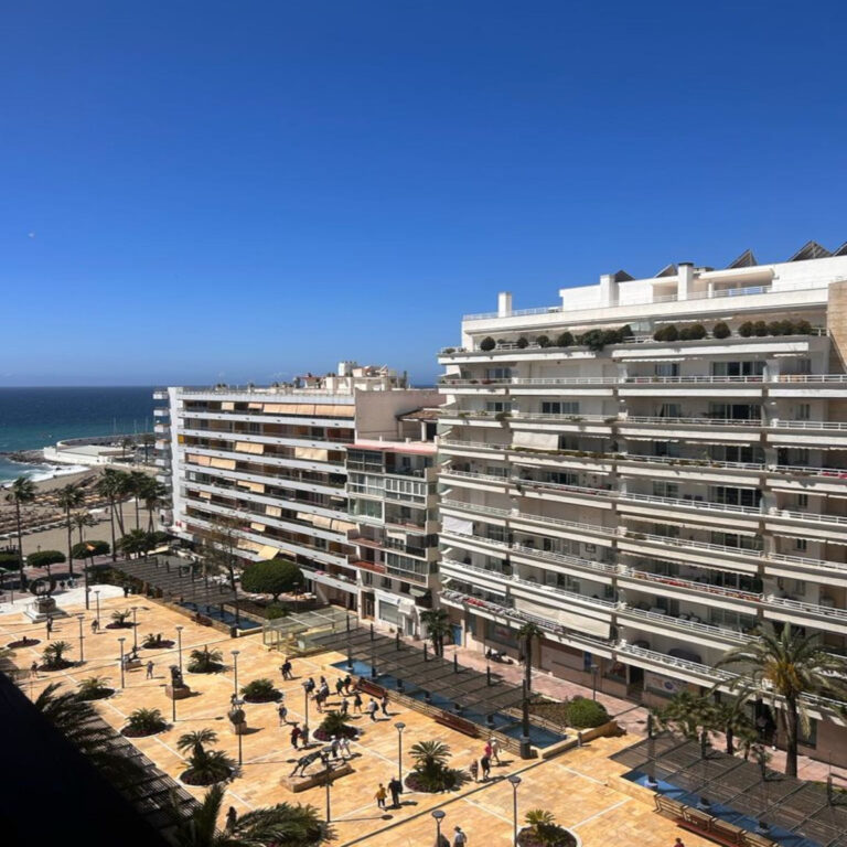 R4297222 | Middle Floor Apartment in Marbella – € 600,000 – 2 beds, 1 baths