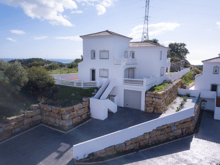 R3592852 | Detached Villa in Estepona – € 680,000 – 4 beds, 4 baths