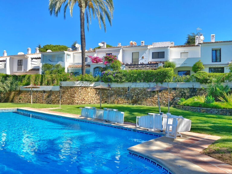 R4078639 | Townhouse in Marbella – € 690,000 – 3 beds, 3 baths