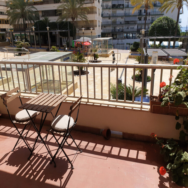 R3876583 | Middle Floor Apartment in Marbella – € 695,000 – 3 beds, 2 baths