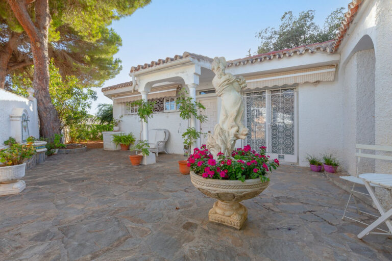 R4141948 | Detached Villa in El Rosario – € 695,000 – 2 beds, 2 baths