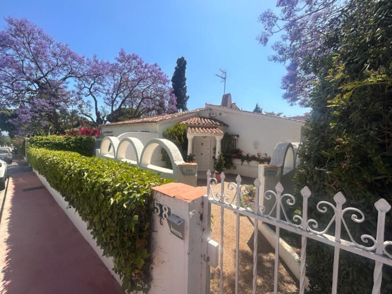 R4316563 | Detached Villa in Marbella – € 710,000 – 4 beds, 3 baths