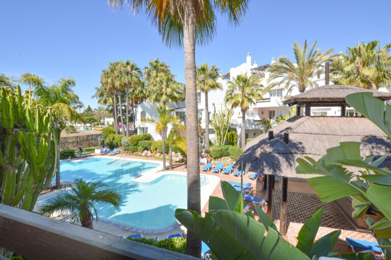 R3436597 | Middle Floor Apartment in Puerto Banús – € 720,000 – 2 beds, 2 baths