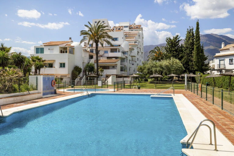 R3761188 | Penthouse in Estepona – € 739,000 – 3 beds, 2 baths