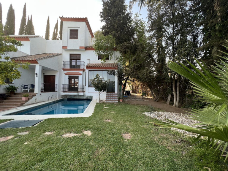 R4172473 | Detached Villa in Estepona – € 750,000 – 4 beds, 3 baths