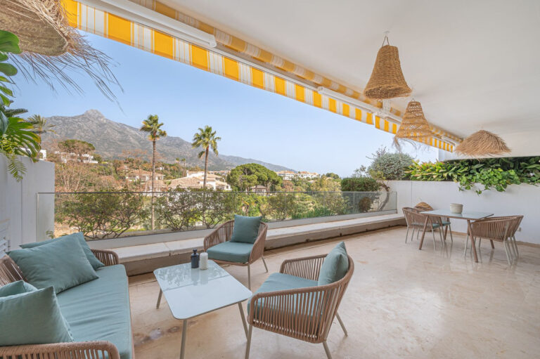 R4246075 | Middle Floor Apartment in Marbella – € 795,000 – 3 beds, 3 baths