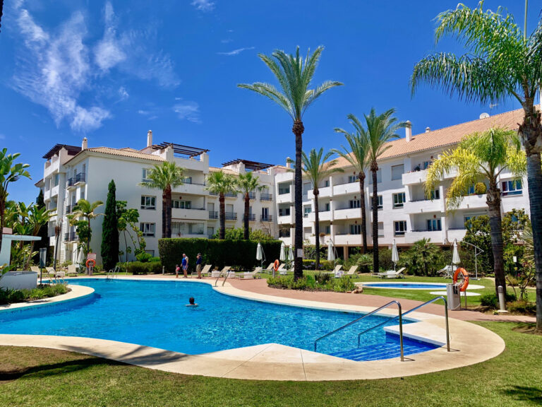 R3933019 | Penthouse in Puerto Banús – € 850,000 – 3 beds, 3 baths