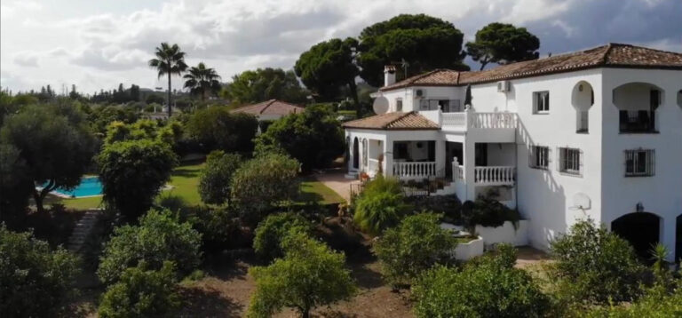 R4168201 | Detached Villa in Estepona – € 850,000 – 4 beds, 4 baths