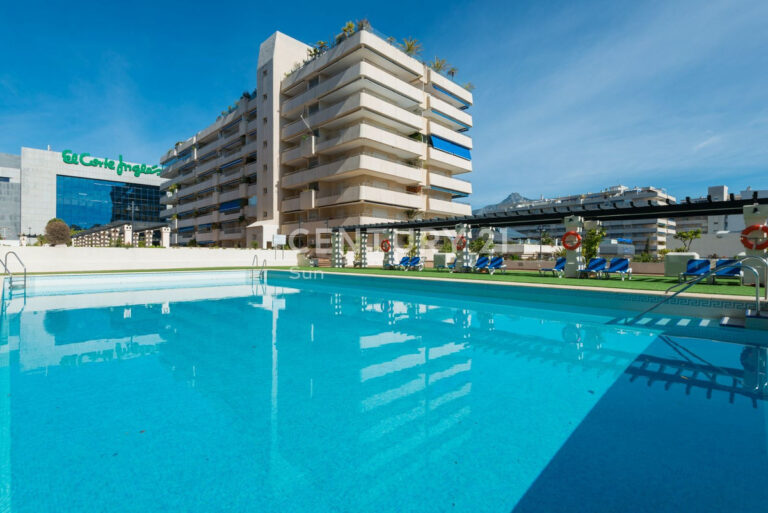 R4099705 | Middle Floor Apartment in Puerto Banús – € 870,000 – 3 beds, 2 baths