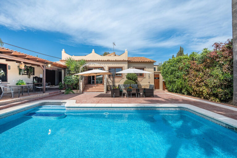 R4307284 | Detached Villa in Marbella – € 958,000 – 4 beds, 4 baths