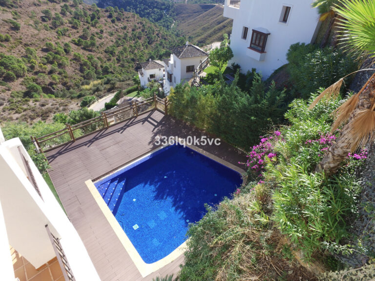 R3984103 | Detached Villa in Benahavís – € 995,000 – 5 beds, 4 baths