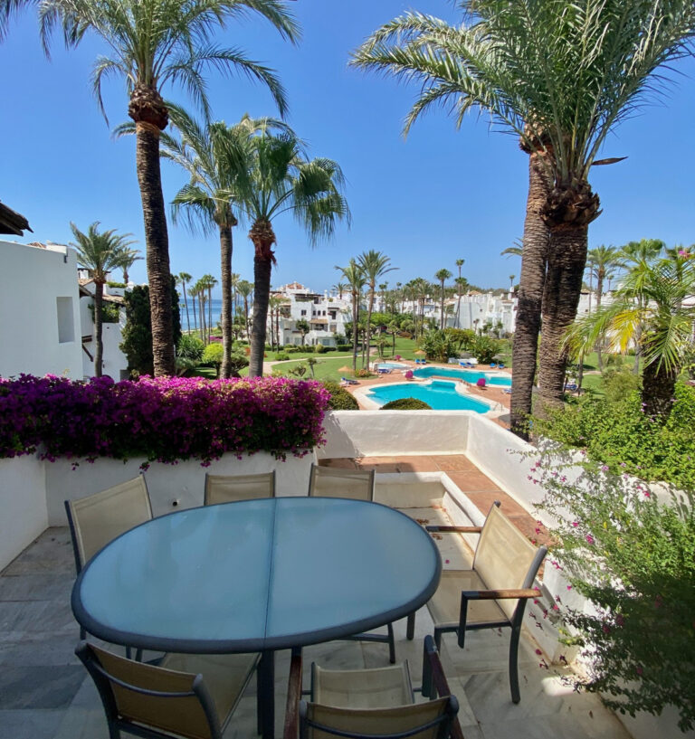 R4297603 | Penthouse in Estepona – € 1,100,000 – 3 beds, 4 baths