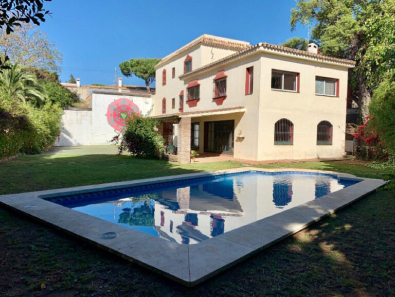 R3710570 | Detached Villa in Elviria – € 1,200,000 – 5 beds, 5 baths