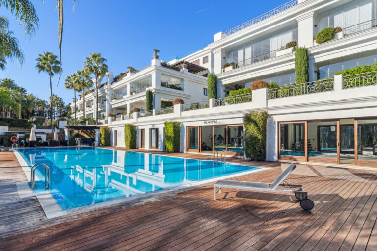 R4227853 | Ground Floor Apartment in Estepona – € 1,295,000 – 2 beds, 2 baths