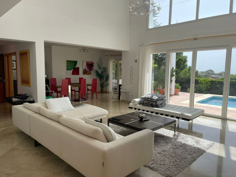 R4130767 | Detached Villa in Estepona – € 1,299,000 – 6 beds, 5 baths