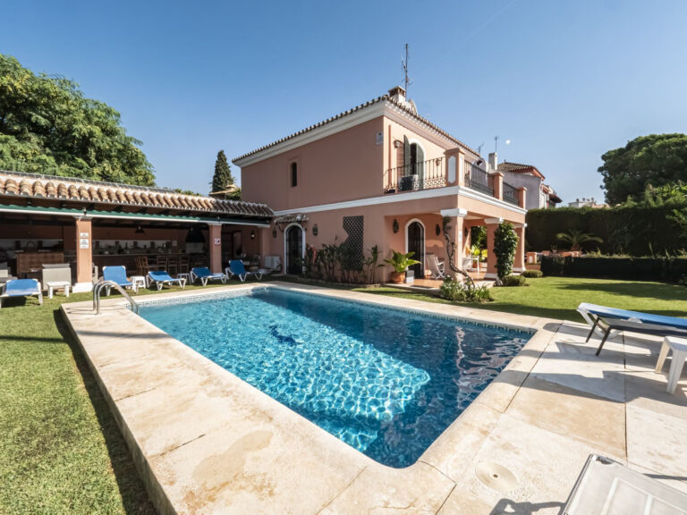 R4146517 | Detached Villa in Marbella – € 1,300,000 – 5 beds, 4 baths