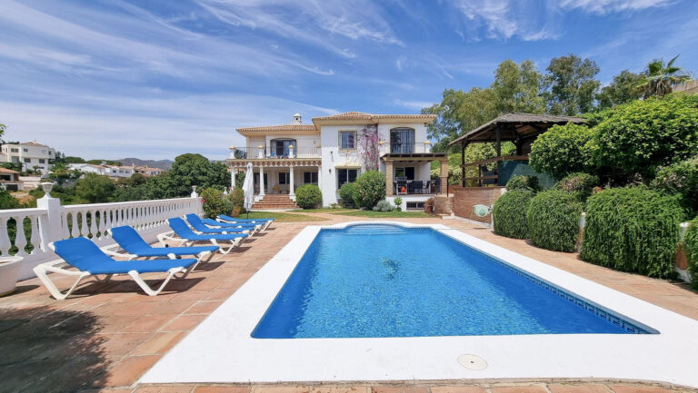 R4160689 | Detached Villa in Elviria – € 1,325,000 – 5 beds, 4 baths