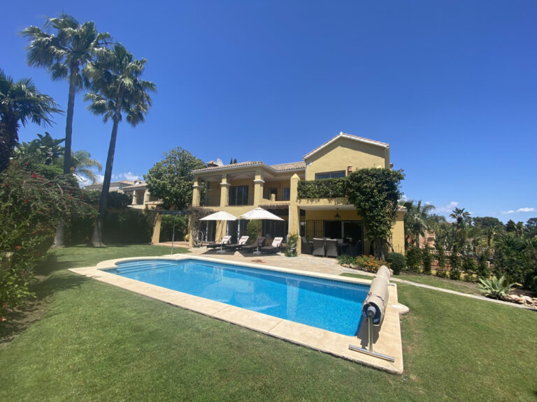 R4053694 | Detached Villa in Guadalmina Alta – € 1,375,000 – 5 beds, 5 baths