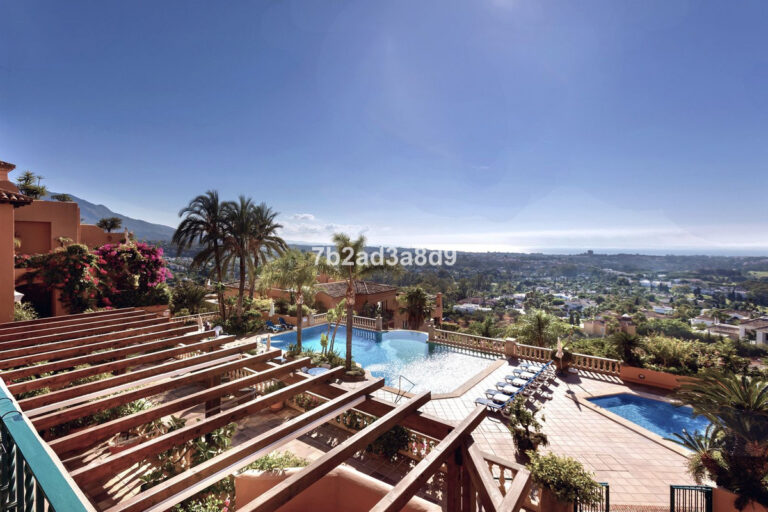 R4147639 | Penthouse in Nueva Andalucía – € 1,375,000 – 3 beds, 3.5 baths