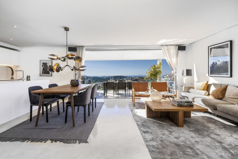 R4197664 | Penthouse in Nueva Andalucía – € 1,395,000 – 3 beds, 2.5 baths