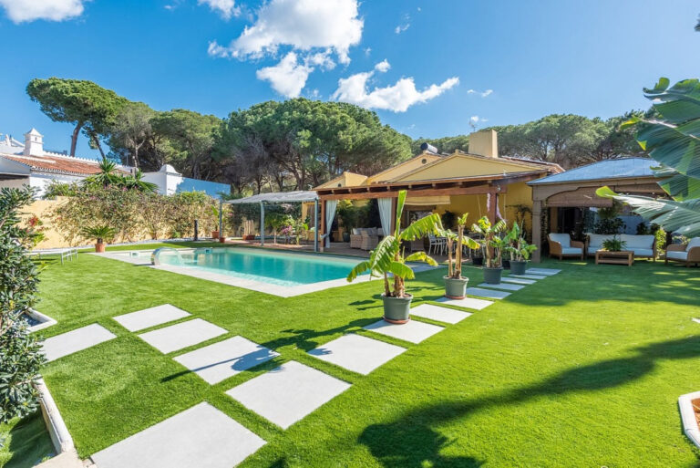 R4286857 | Detached Villa in Elviria – € 1,490,000 – 3 beds, 2.5 baths