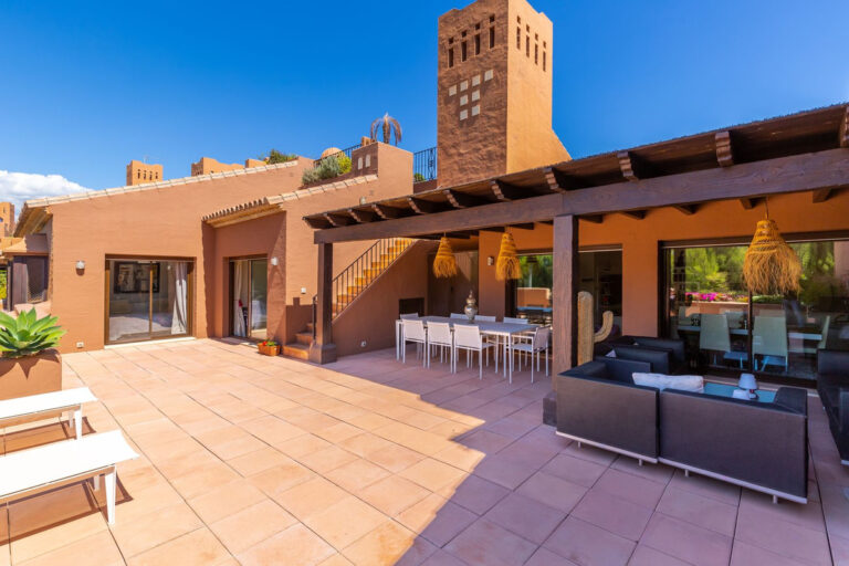 R4143703 | Penthouse in Guadalmina Baja – € 1,495,000 – 4 beds, 3 baths