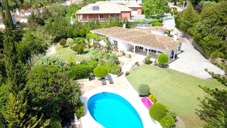 R4310218 | Detached Villa in El Paraiso – € 1,499,000 – 4 beds, 4.5 baths