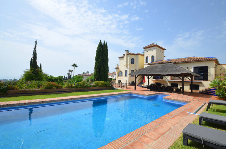 R3307966 | Detached Villa in Estepona – € 1,500,000 – 7 beds, 4 baths