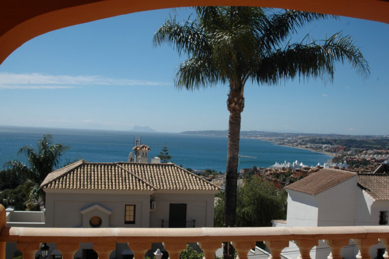 R2702894 | Detached Villa in Estepona – € 1,545,000 – 5 beds, 3 baths