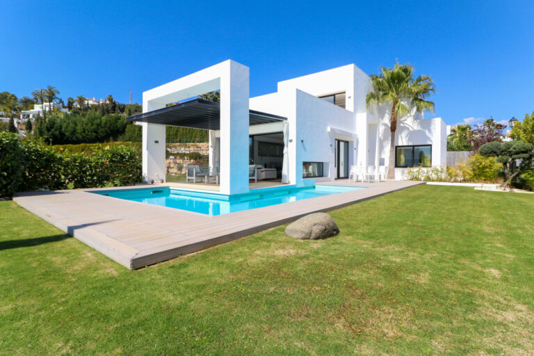 R3830647 | Detached Villa in El Paraiso – € 1,650,000 – 4 beds, 4 baths