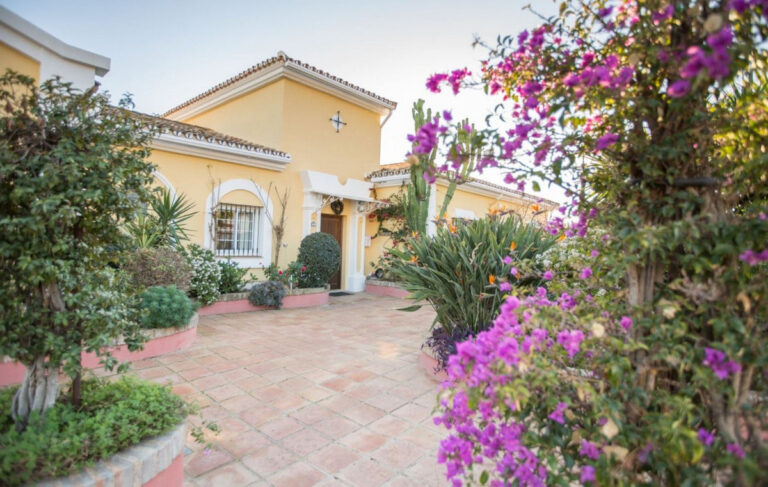 R4023481 | Detached Villa in Marbella – € 1,690,000 – 4 beds, 3.5 baths