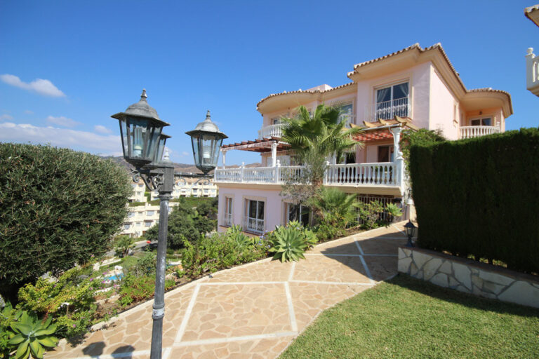 R2771282 | Detached Villa in Artola – € 1,700,000 – 6 beds, 6 baths