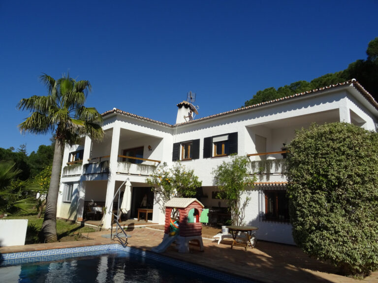 R4062091 | Detached Villa in Elviria – € 1,800,000 – 4 beds, 3 baths