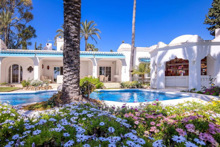 R4276537 | Detached Villa in El Paraiso – € 1,850,000 – 6 beds, 6 baths