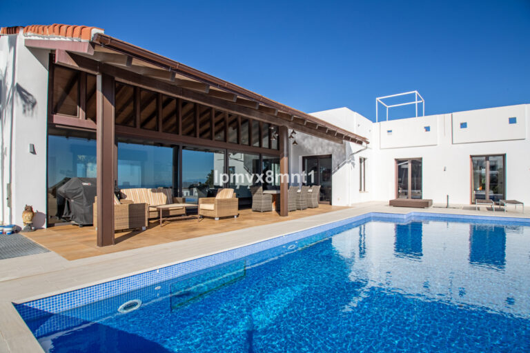 R3975055 | Detached Villa in Elviria – € 1,860,000 – 6 beds, 6 baths