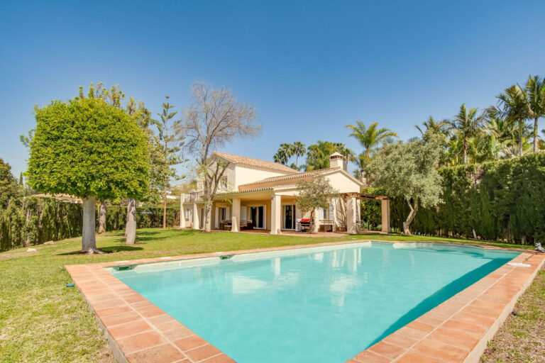 R4292611 | Detached Villa in El Rosario – € 1,895,000 – 4 beds, 4.5 baths