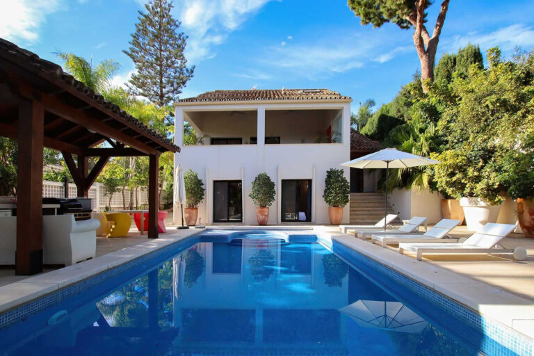 R4190041 | Detached Villa in Los Monteros – € 1,950,000 – 4 beds, 3 baths