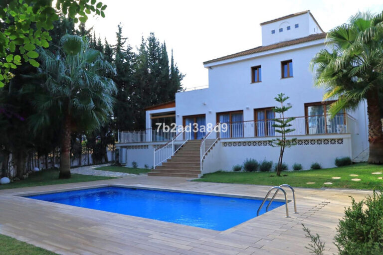 R4223653 | Detached Villa in Nueva Andalucía – € 1,950,000 – 6 beds, 3.5 baths