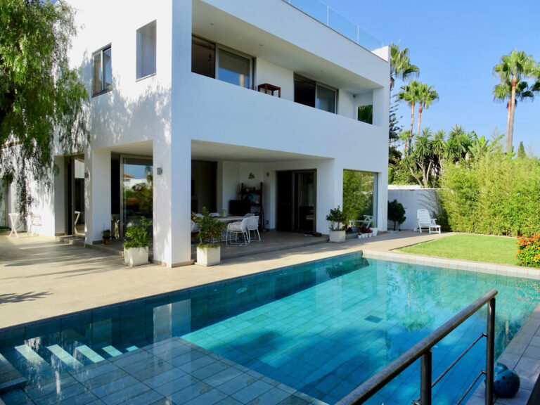 R4278025 | Detached Villa in Marbella – € 1,995,000 – 5 beds, 4 baths