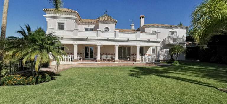 R3508726 | Detached Villa in Estepona – € 2,150,000 – 5 beds, 5 baths