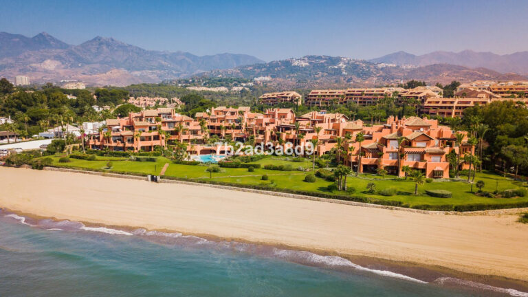 R4310620 | Penthouse in Los Monteros – € 2,150,000 – 3 beds, 3.5 baths