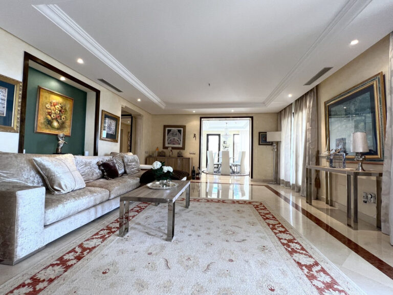 R4107196 | Penthouse in Nueva Andalucía – € 2,200,000 – 4 beds, 4 baths