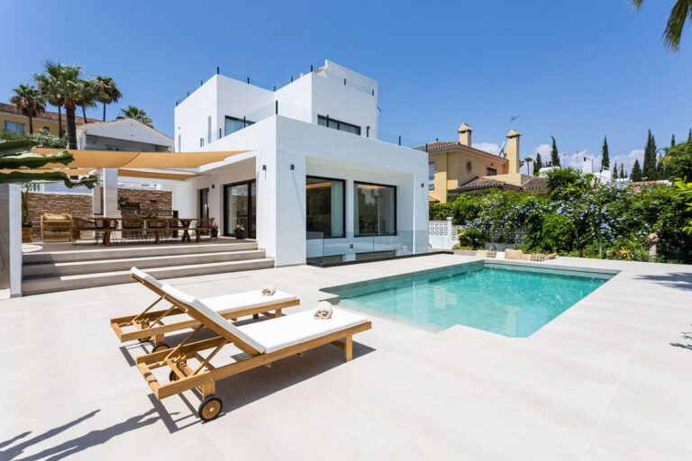 R4289647 | Detached Villa in Nueva Andalucía – € 2,295,000 – 4 beds, 3 baths